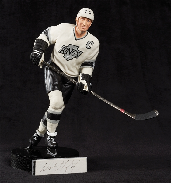 Wayne Gretzky Signed Gartlan Figurine (Artist's Proof) (BAS)